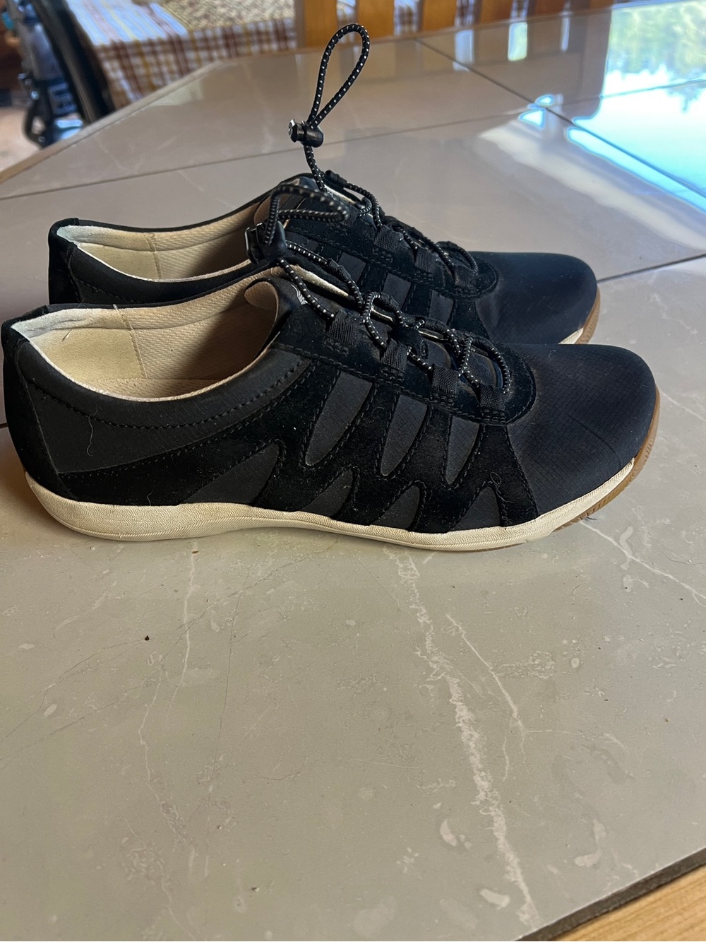 Women’s Black Casual Lace-Loop Sneakers - Comfortable Everyday Shoes